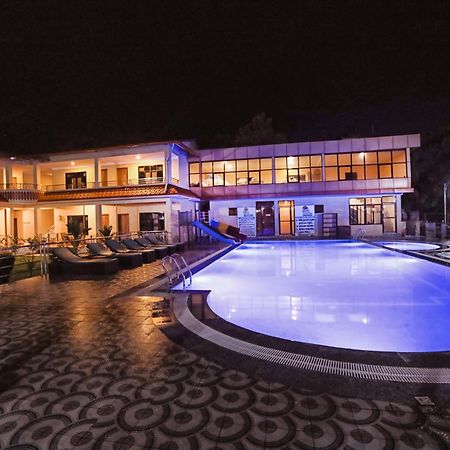 Hotel Wildlife Camp Sauraha Exterior foto