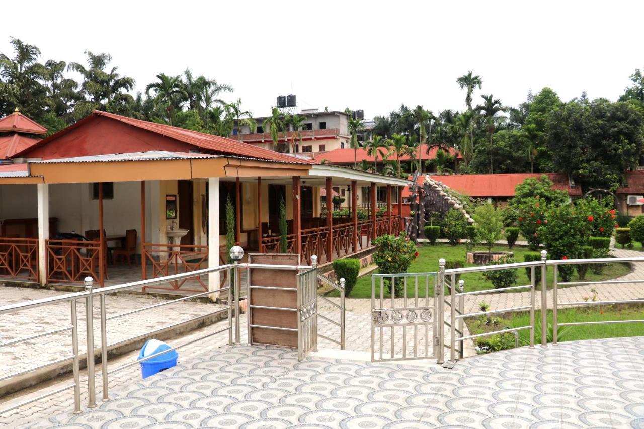 Hotel Wildlife Camp Sauraha Exterior foto