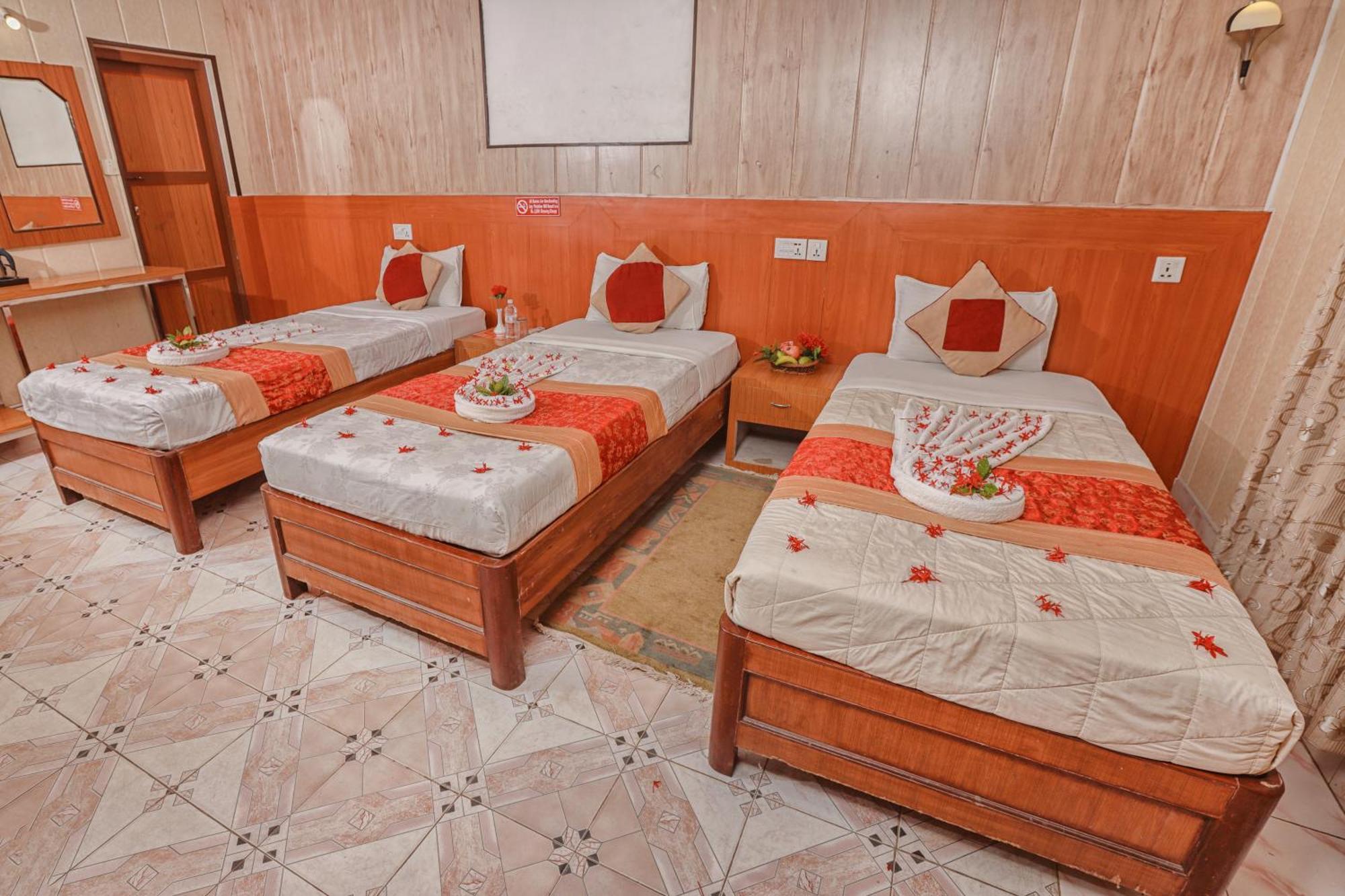 Hotel Wildlife Camp Sauraha Exterior foto