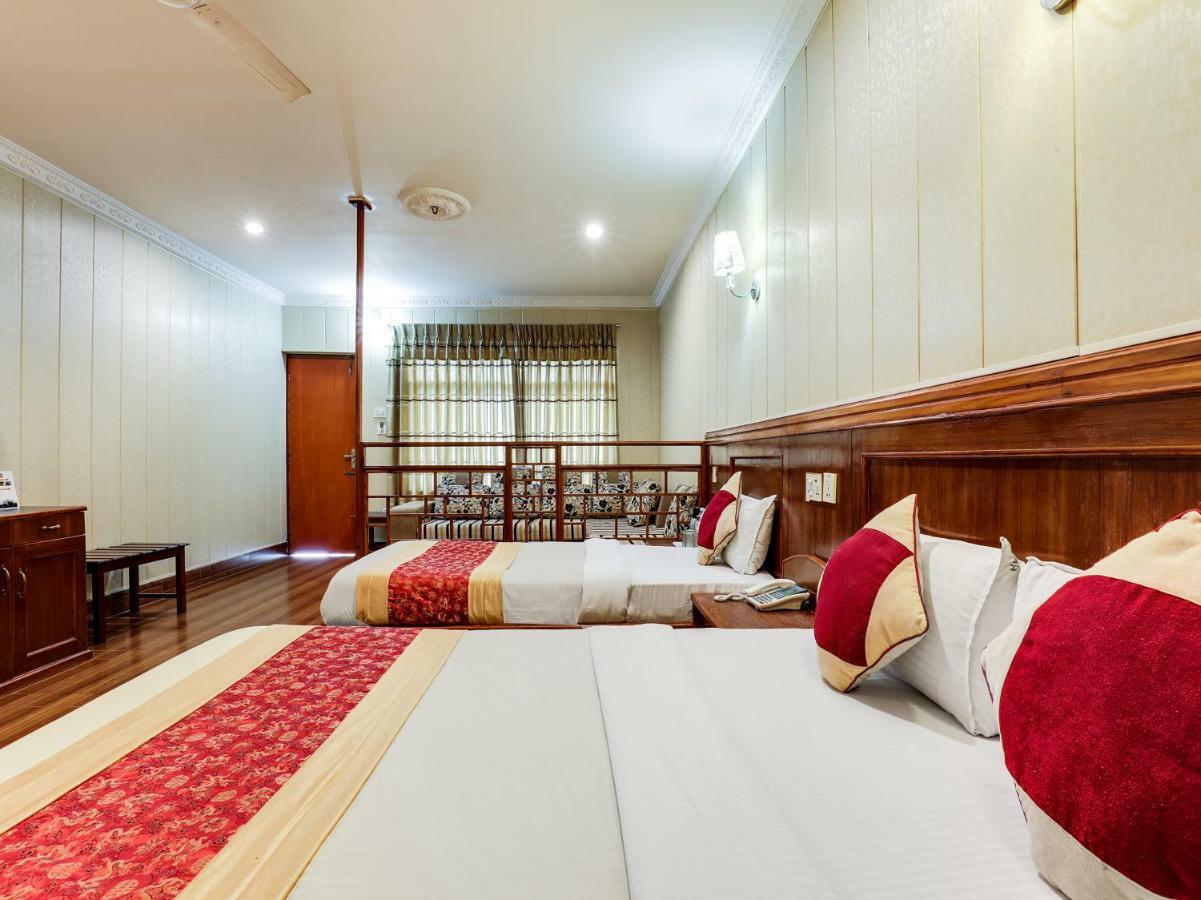 Hotel Wildlife Camp Sauraha Exterior foto