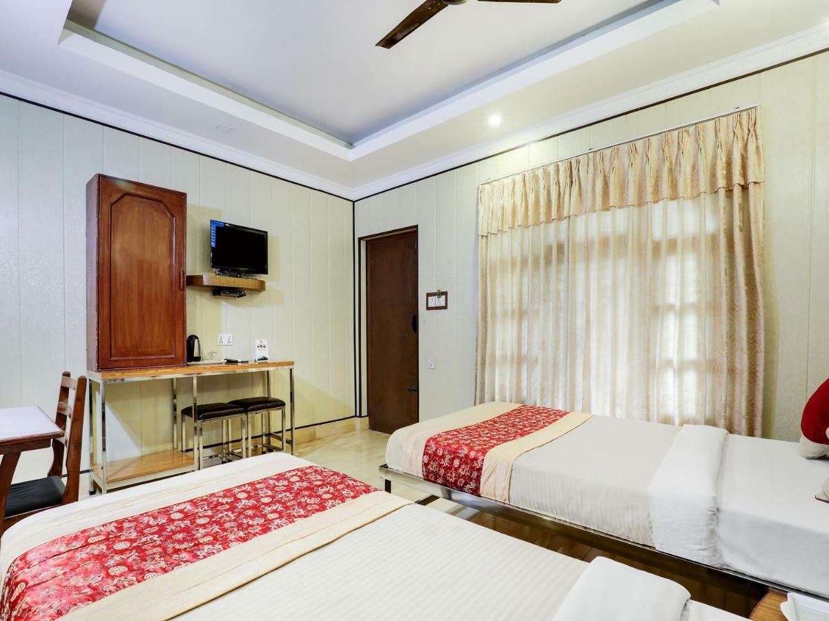 Hotel Wildlife Camp Sauraha Exterior foto