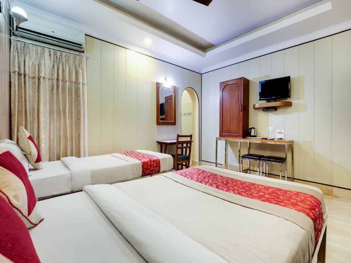 Hotel Wildlife Camp Sauraha Exterior foto